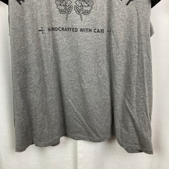 Torrid Gray Schitt’s Creek Rose Apothecary T-Shirt Sz.4 - Picture 7 of 14